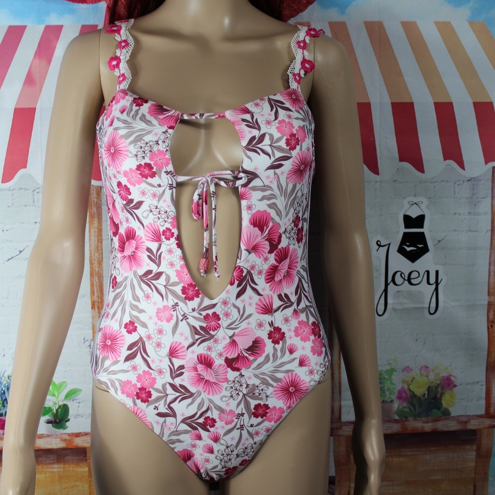 Becca 🩱NWOT one piece swimsuit size Med